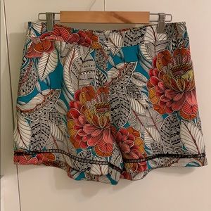 NEW Trina Turk Floral shorts with pockets